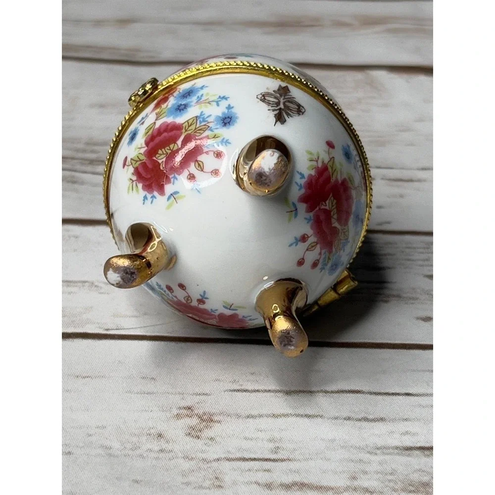 Porcelain Egg‎ Trinket Box White Floral Hinged Footed 4.25in